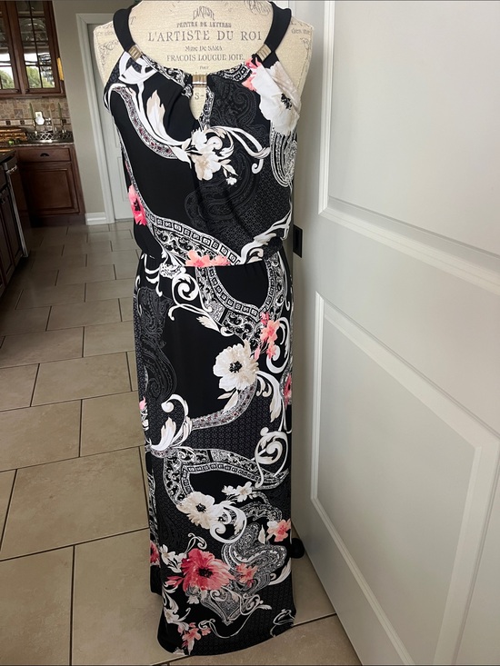 White House Black Market Dresses & Skirts - EUC White House Black Market black sleeveless maxi dress pink & white flowers S